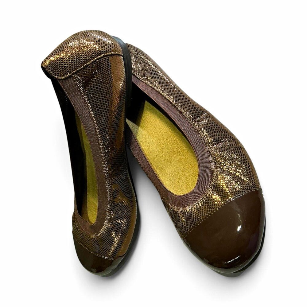 Vionic Women’s Ballet Flat Comfort Metallic Cap Toe Brown/Gold Round Toe 10 M
